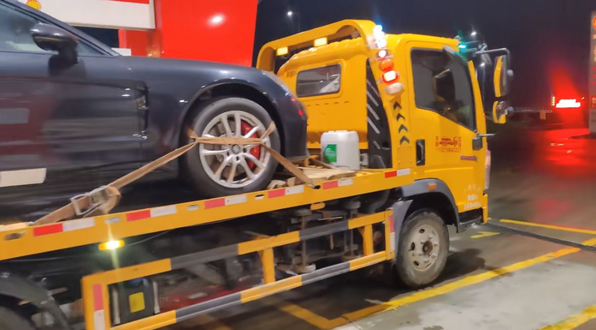 临高行车途中遇到突发状况该如何呼叫道路救援？